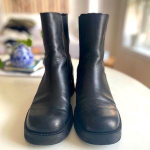 MIISTA Thea Black Leather Boots - US7.5 - EUR38